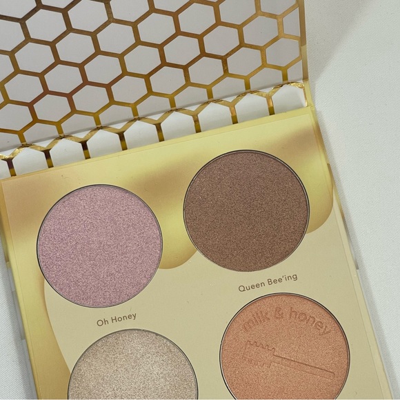 BEAUTY BAKERIE MILK & HONEY HIGHLIGHTING PALETTE & BRUSH - Picture 6 of 10